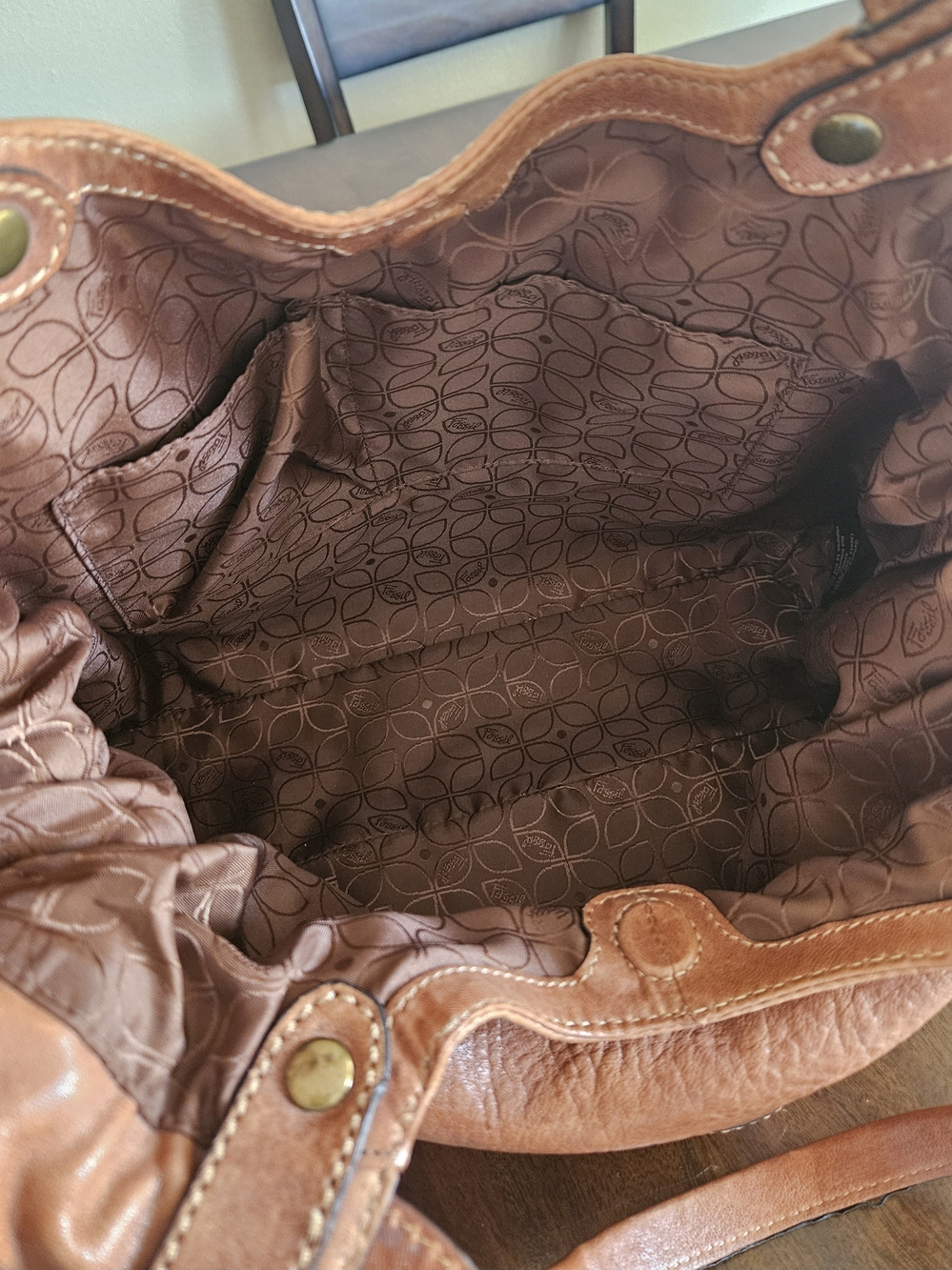 Fossil Leather Floral-Embossed Shoulder Bag And Wallet in Brown - Picture 3 of 9